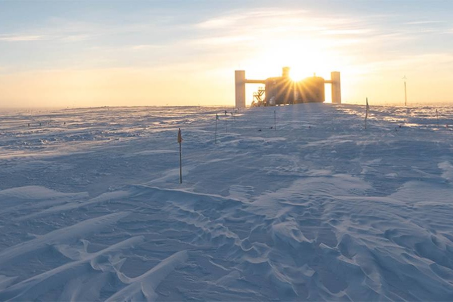 Pulse-shape modelling for IceCube